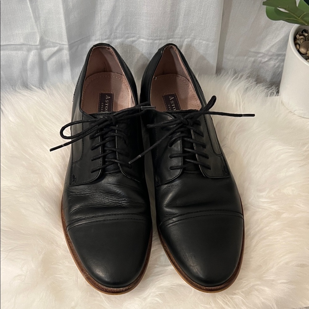 Classic Black Leather Men's Derby Shoes - Picture 2 of 5